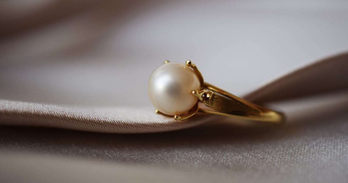 custom pearl engagement ring. Our expert guide covers pearl types,